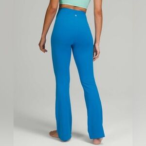 Lululemon Groove Super-High-Rise Flared Pant *Nulu Poolside size 10